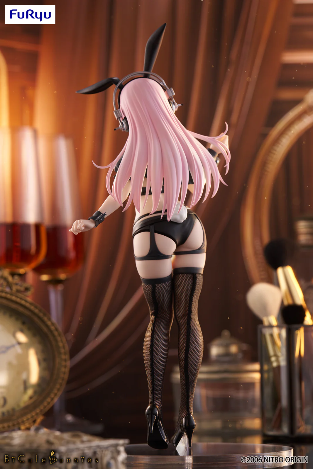 FURYU SONICOMI SUPER SONICO BICUTE BUNNIES SONICO REVERSE BUNNY VERSION FIGURE [PRE ORDER] - Image 2